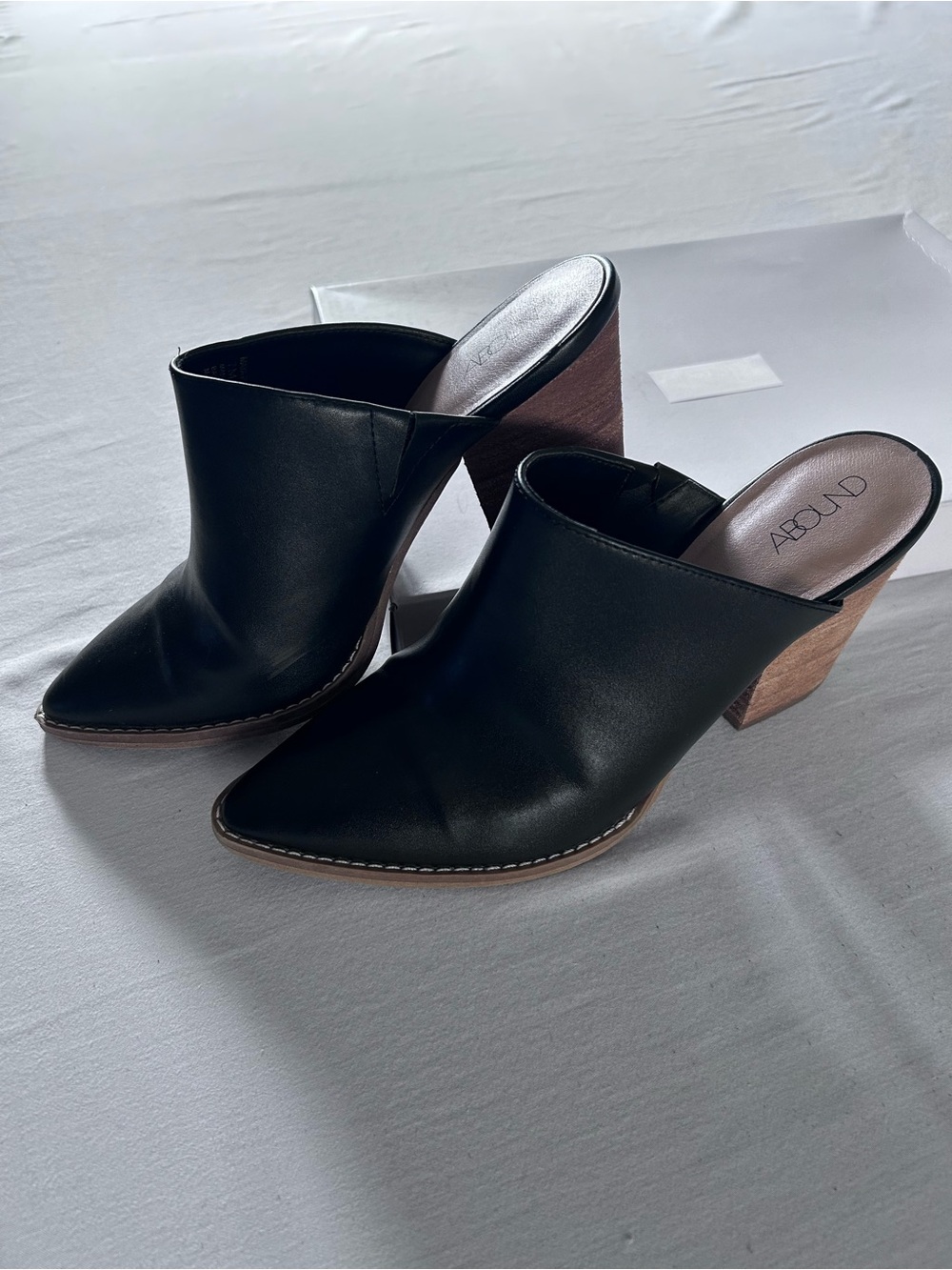 NWOT ABound Black Leather Pointed-Toe Mule Heels – Women’s Size 7